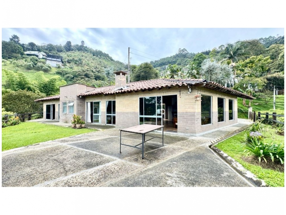 CASA CAMPESTRE EN CALDAS SECTOR LA VARIANTE