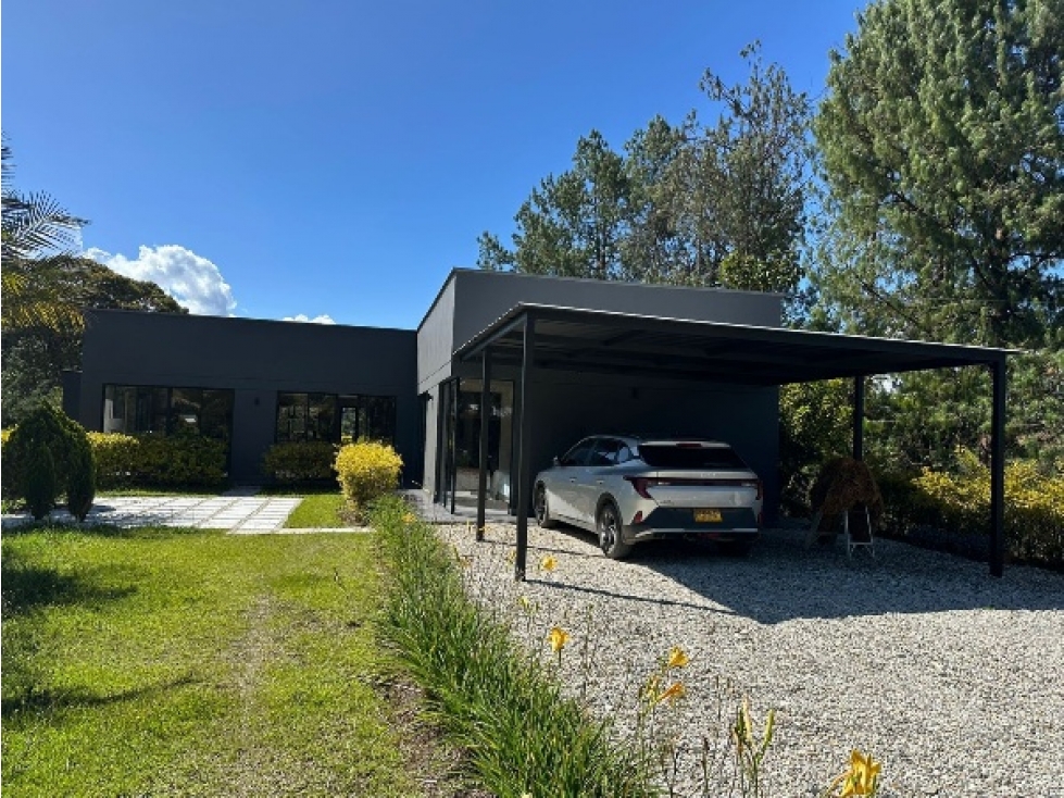 CASA CAMPESTRE EN RIONEGRO SECTOR LA MACARENA
