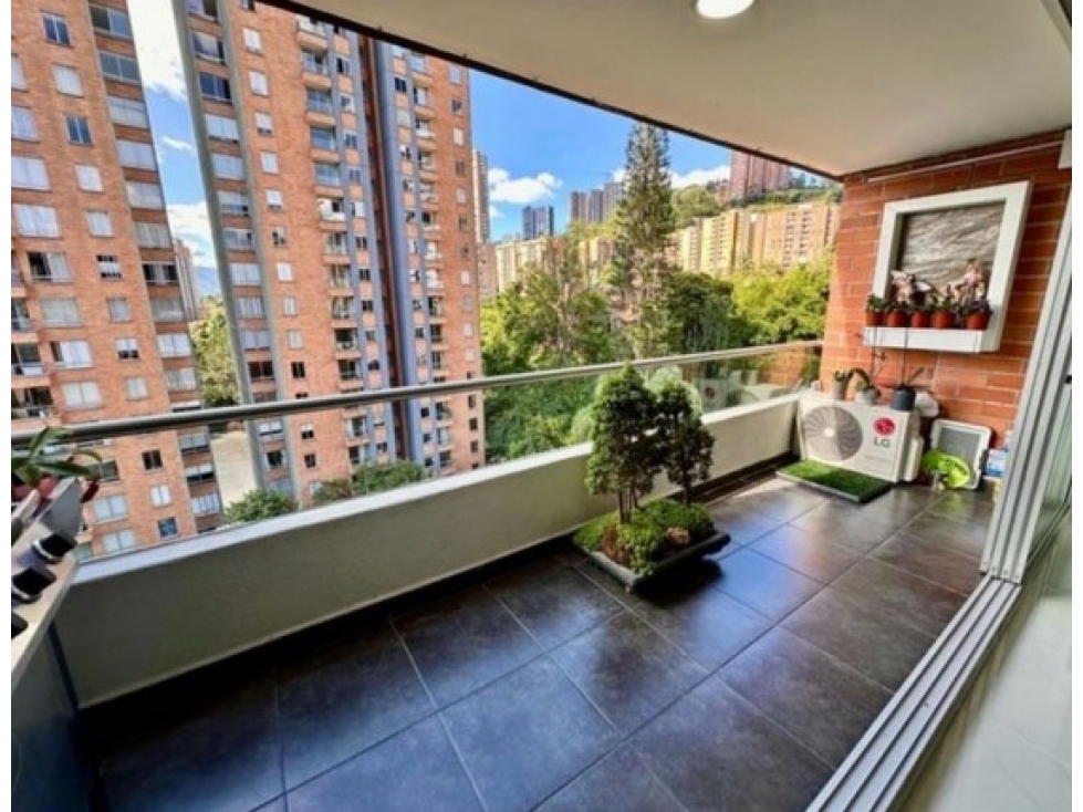 APARTAMENTO EN EL POBLADO SECTOR CASTROPOL — foto 4