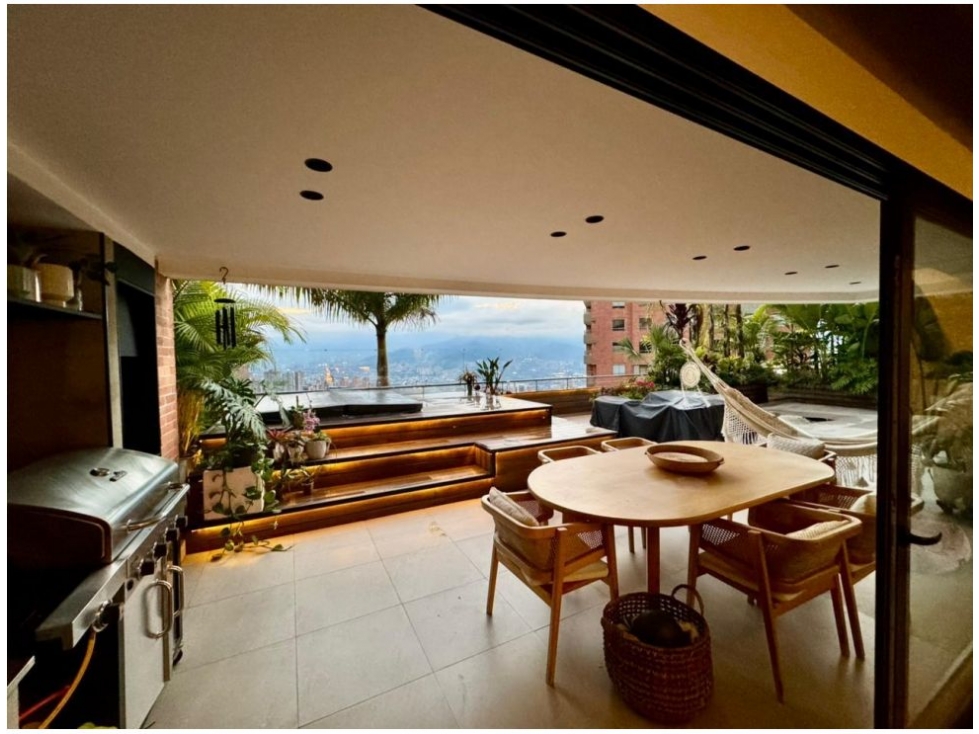 APARTAMENTO EN ALTOS DEL POBLADO CON TERRAZA — foto 3