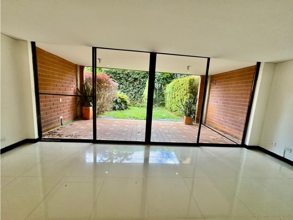 CASA EN ENVIGADO SECTOR LOMA DE LAS BRUJAS