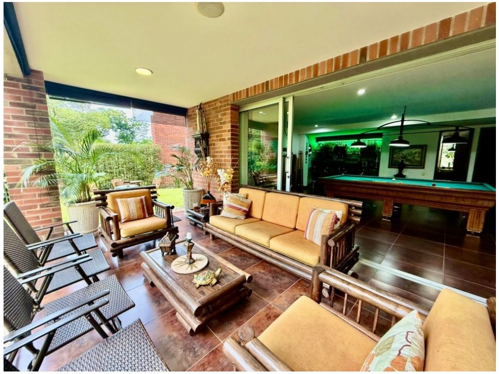 CASA EN ENVIGADO SECTOR LOMA DE BENEDICTINOS — foto 2