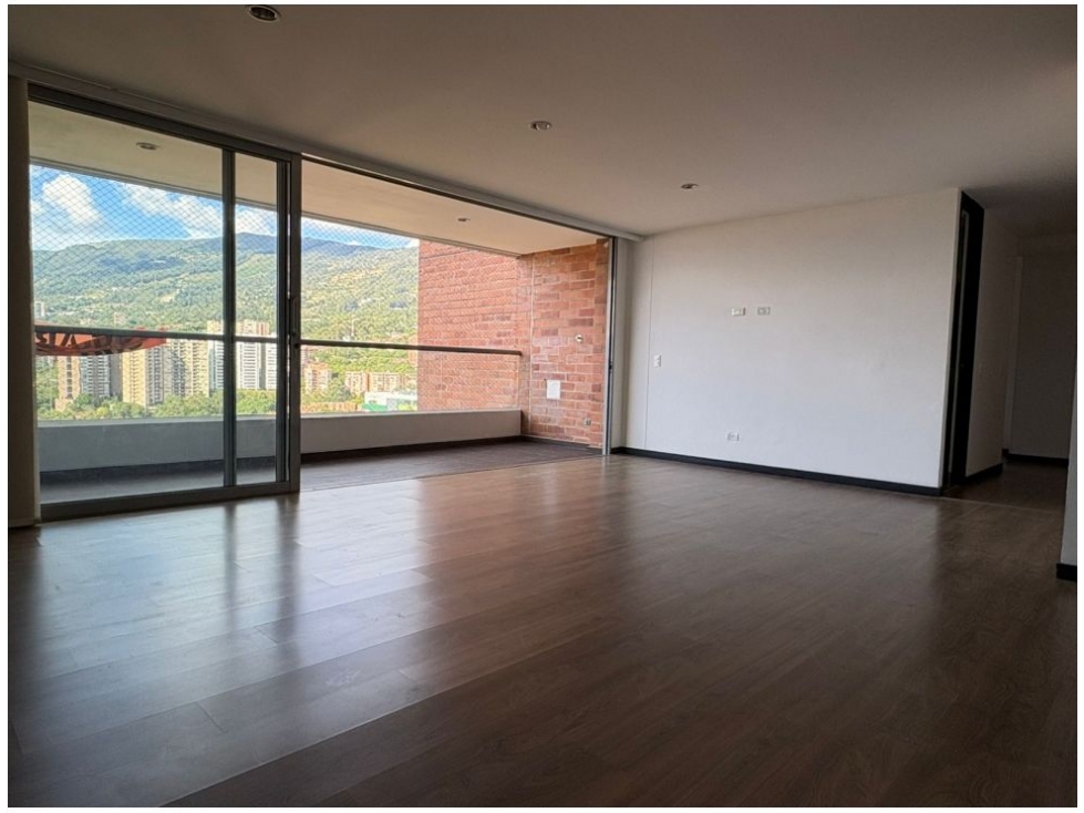 APARTAMENTO EN LA LOMA DE LAS BRUJAS ENVIGADO