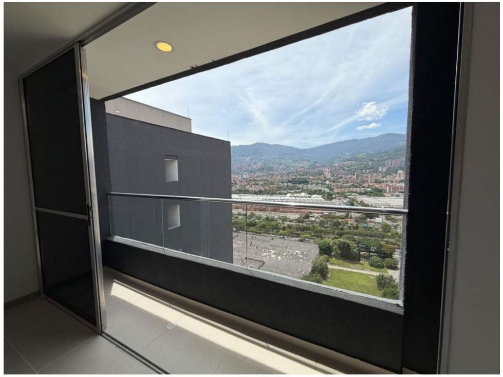 APARTAMENTO EN ITAGUI ZONA CENTRAL CERCA AL PARQUE — foto 4