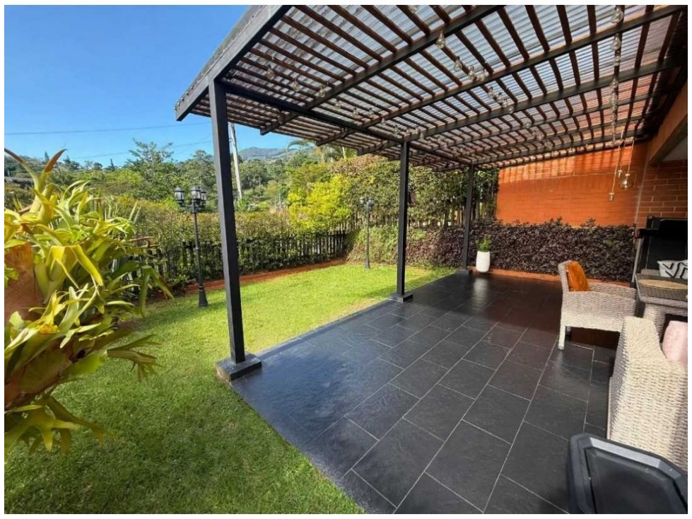 CASA EN ENVIGADO SECTOR LOMA DEL CHOCHO — foto 4