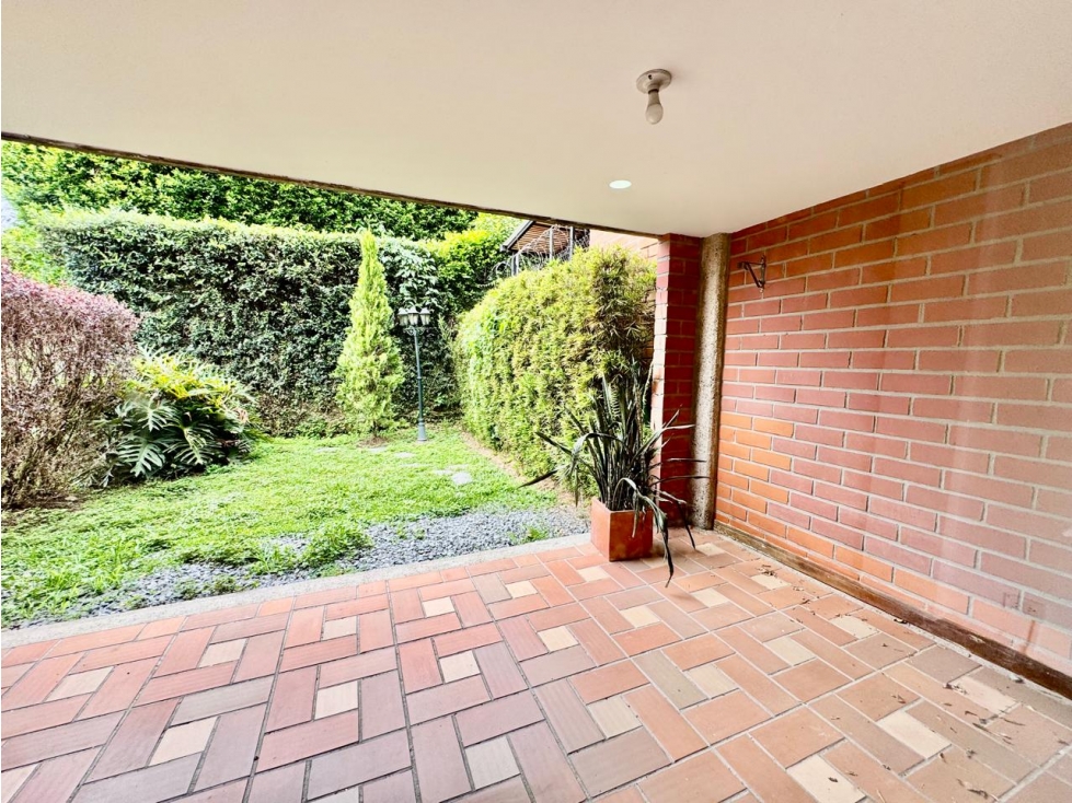 CASA EN ENVIGADO SECTOR LOMA DE LAS BRUJAS — foto 3