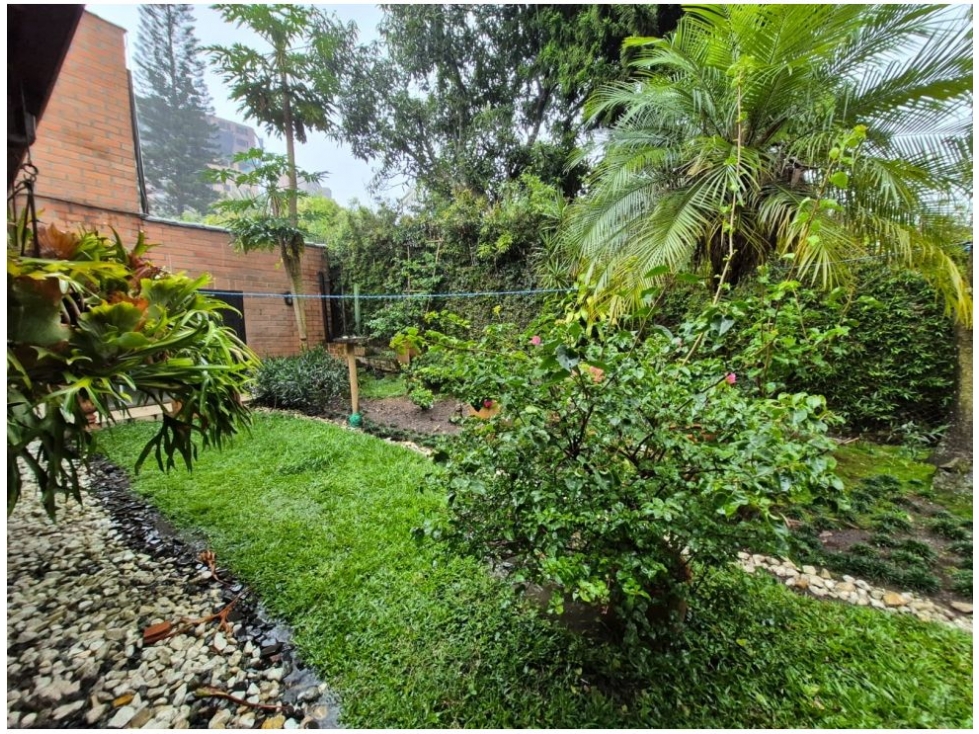 CASA EN EL POBLADO SECTOR SAN LUCAS — foto 5