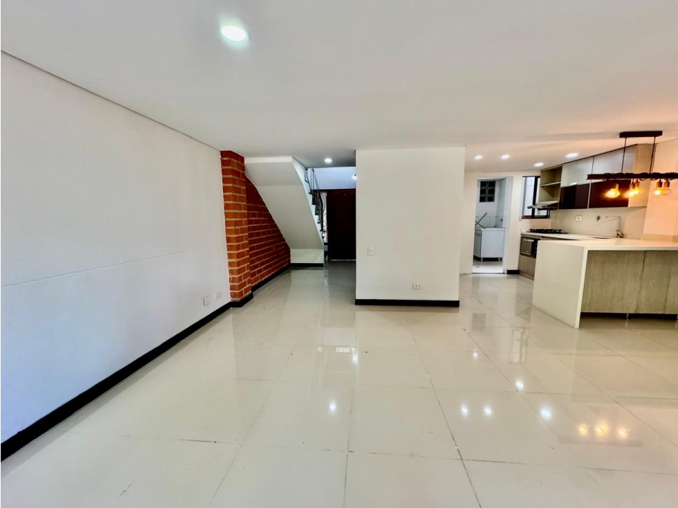 CASA EN ENVIGADO SECTOR LOMA DE LAS BRUJAS — foto 4