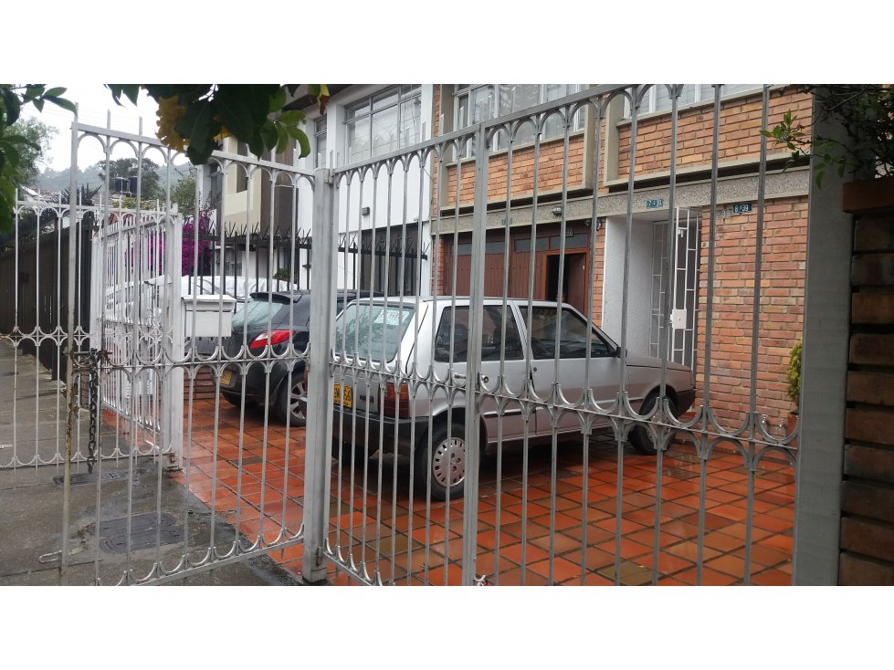 VENDO TRES CASAS SEGUIDAS PARA CONSTRUCTORES - 5