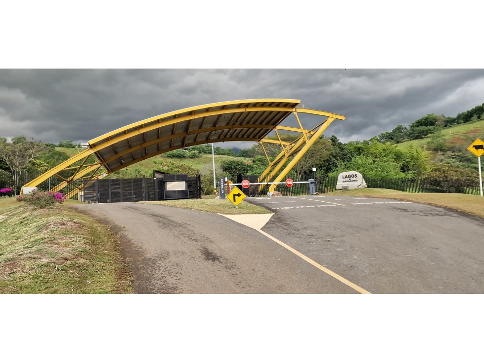 VENDO O PERMUTO LOTE EN PARCELACION LAGOS DE MARACAIBO PALMIRA