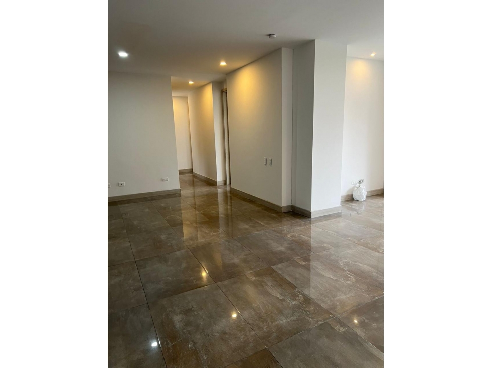 VENDO APARTAMENTO EN EL BARRIO LOS CRISTALES CALI — foto 3