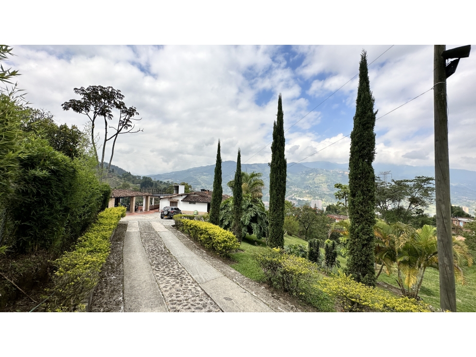 Hermosa Casa Finca en venta en La Estrella - 2