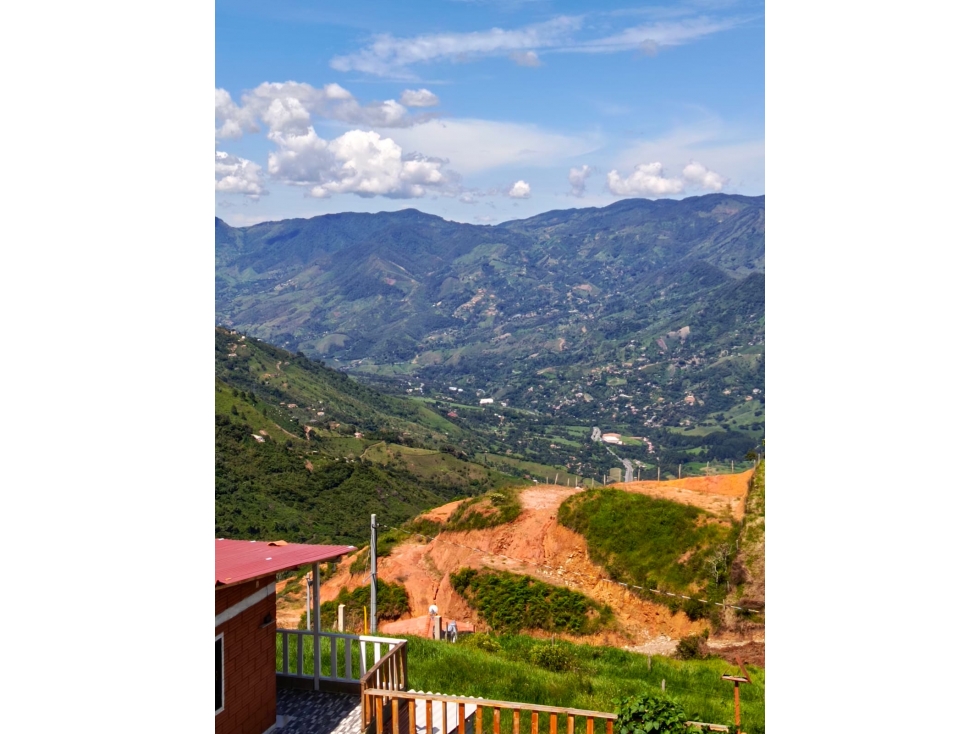 Amplio lote con excelente vista panorámica en Barbosa - 5