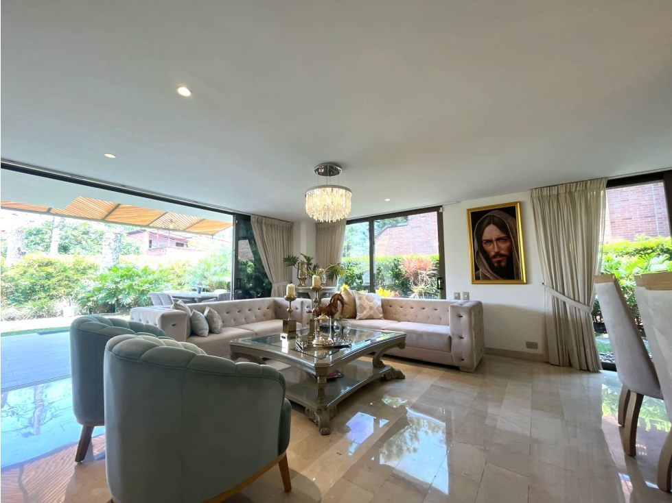 Hermosa casa de lujo en venta amoblada en Envigado
