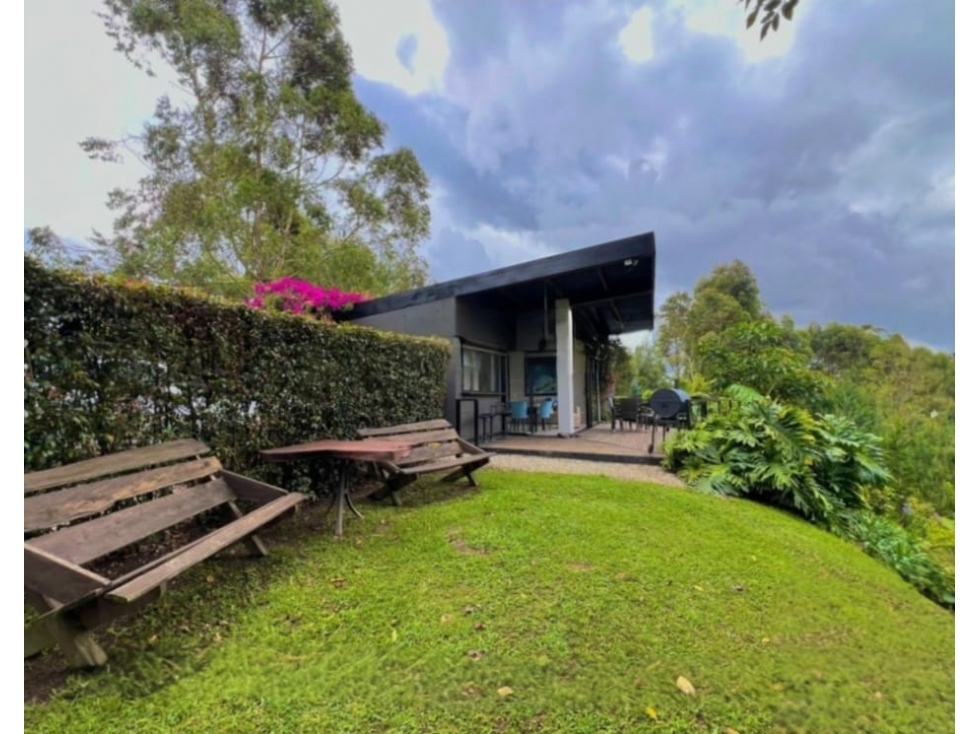 Rionegro: Casa campestre con lago, deck y zona segura — foto 3