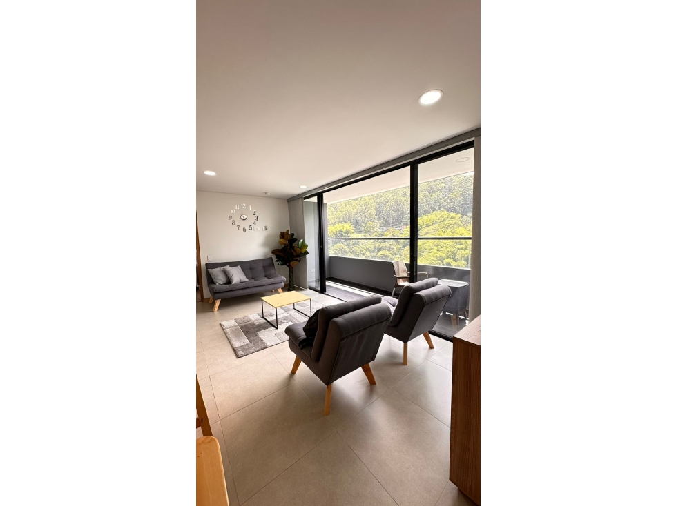 Encantador apartamento rodeado de belleza natural en El Poblado