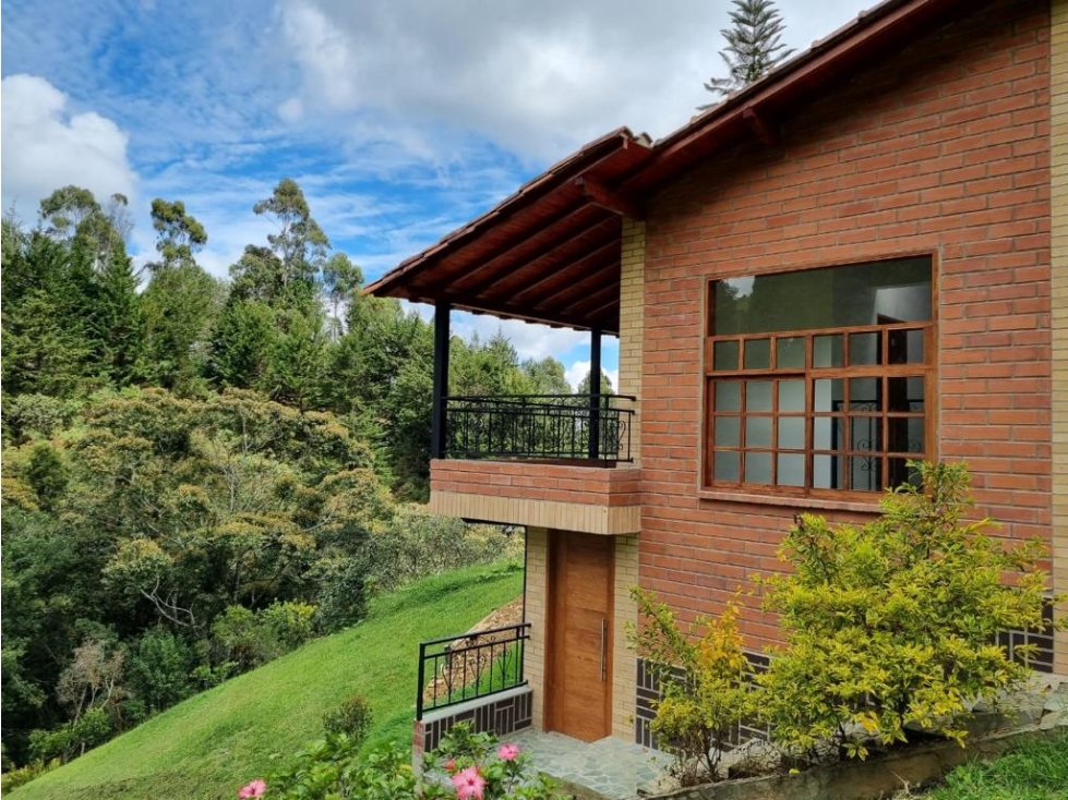 Casa campestre con amplio lote y apartamento independiente en Llanogra — foto 5