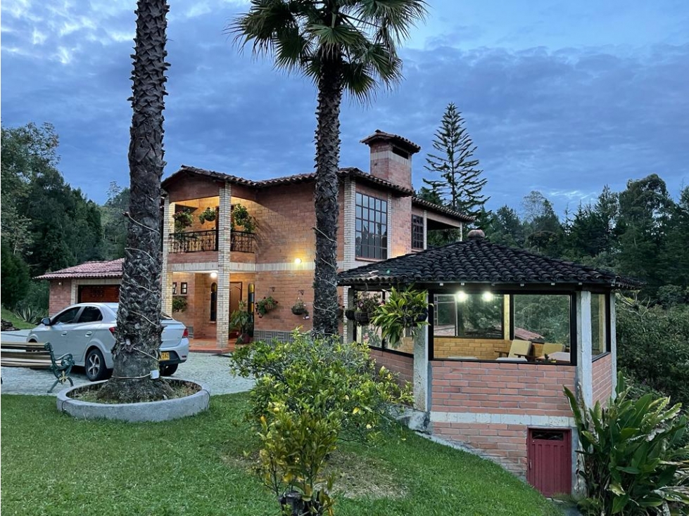 Casa campestre con amplio lote y apartamento independiente en Llanogra — foto 3