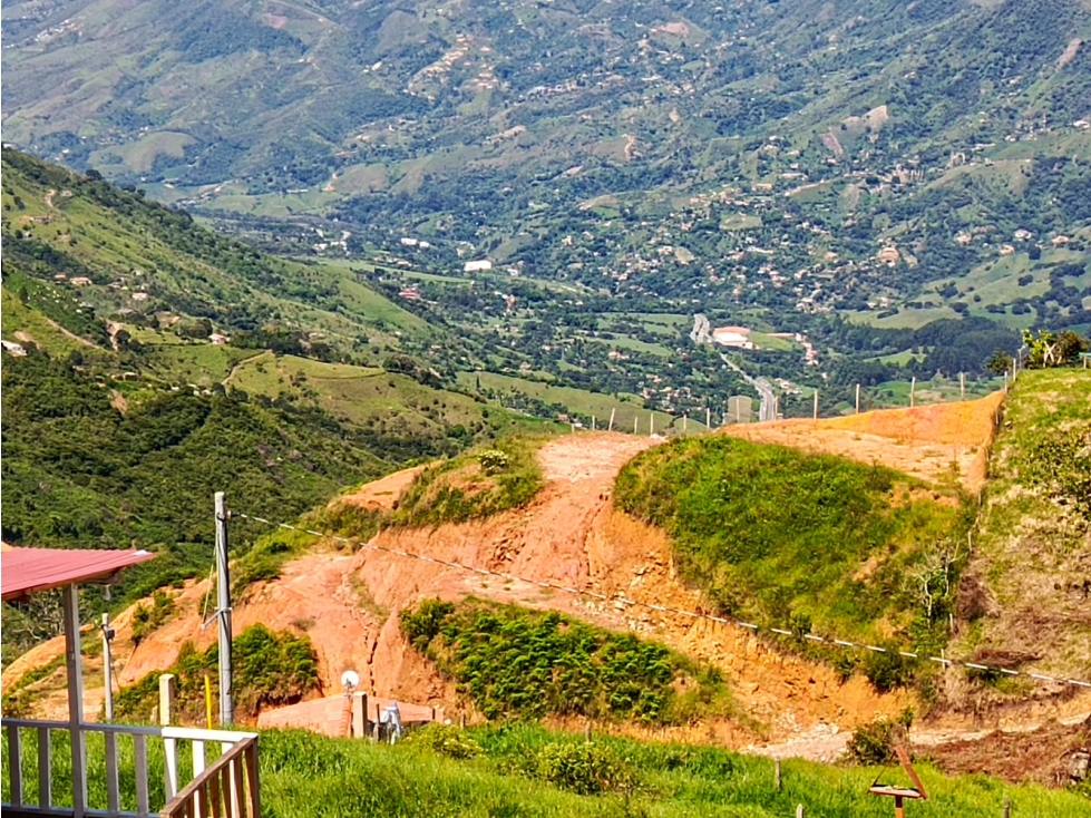 Amplio lote con excelente vista panorámica en Barbosa - 3