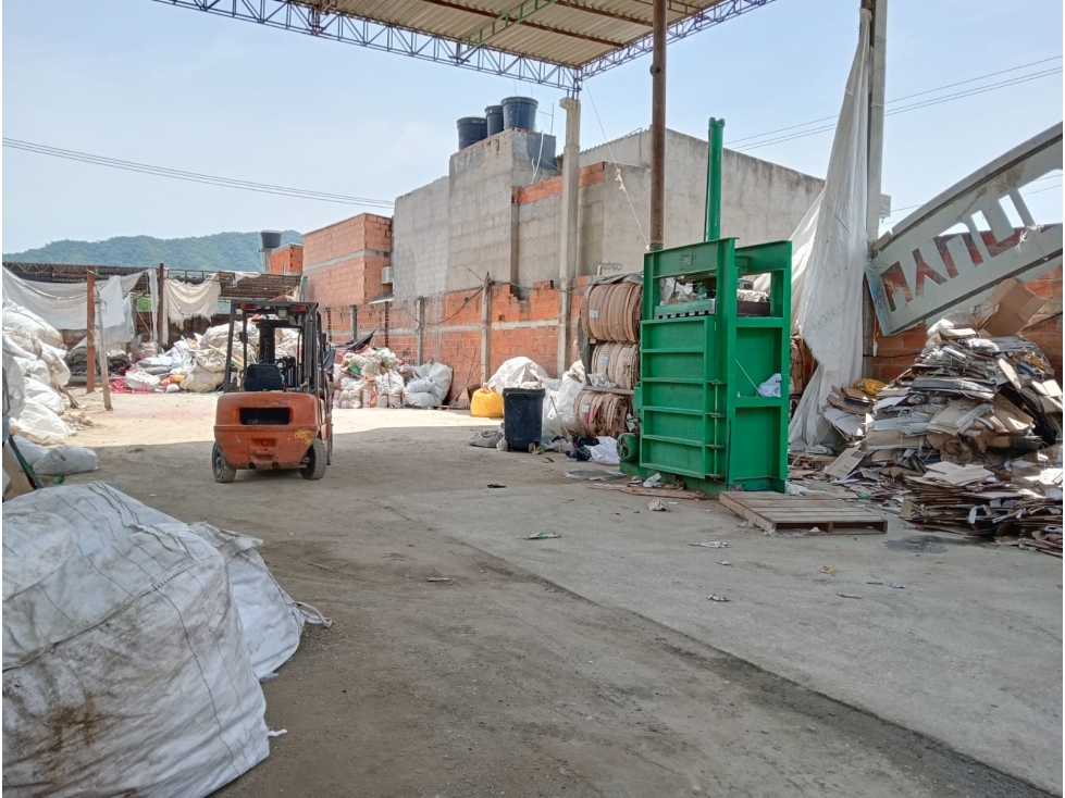 Propiedad en Venta en Zona con Gran desarrollo Comercial - Y de Bonda — foto 3