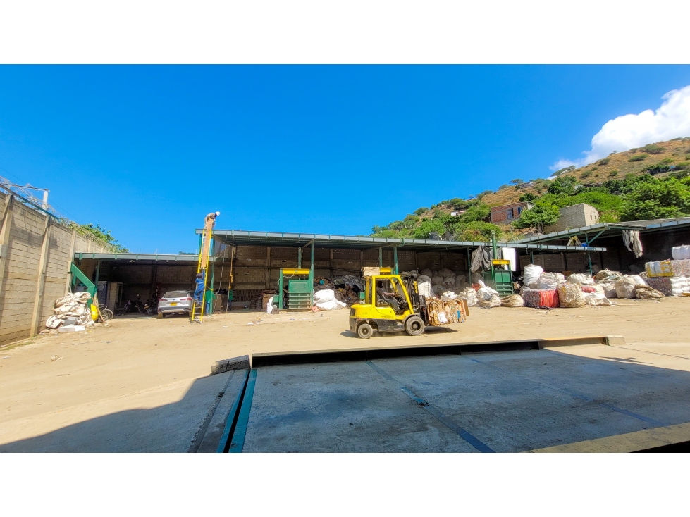BODEGA EN VENTA CON EXCELENTE UBICACIÓN - 3