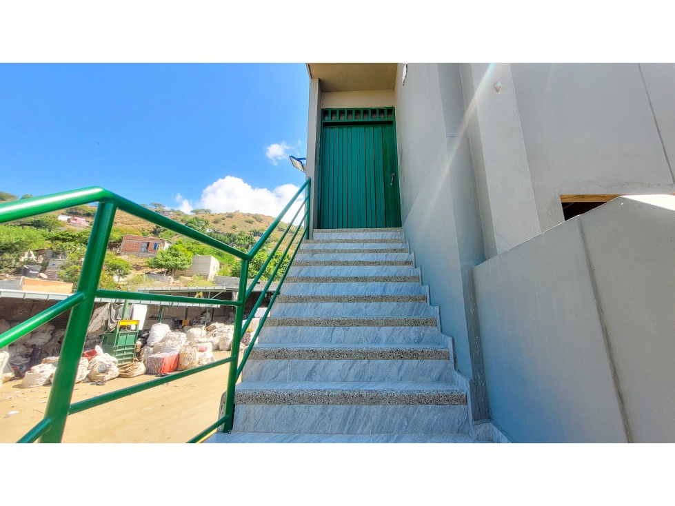 BODEGA EN VENTA CON EXCELENTE UBICACIÓN - 4