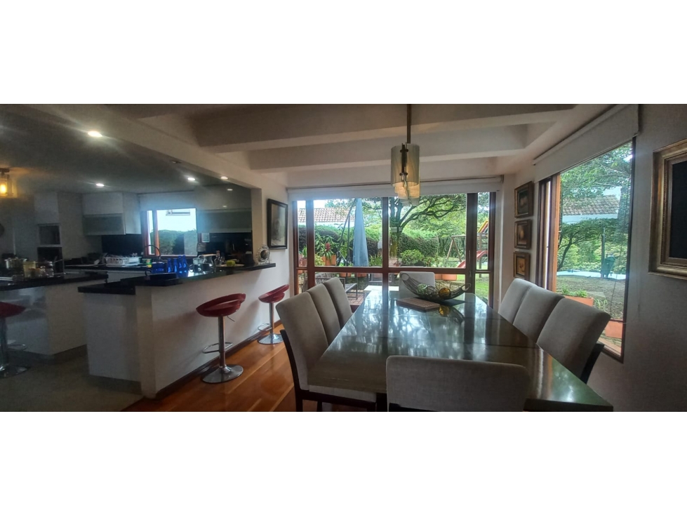 LINDARAJA HERMOSA CASA