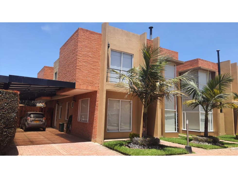 VENDO ARRIENDO LINDA CASA CAJICA