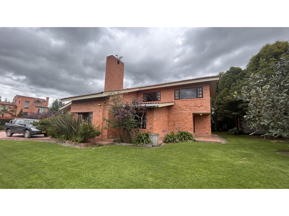 VENTA AMPLIA CASA EN CONJUNTO CHIA