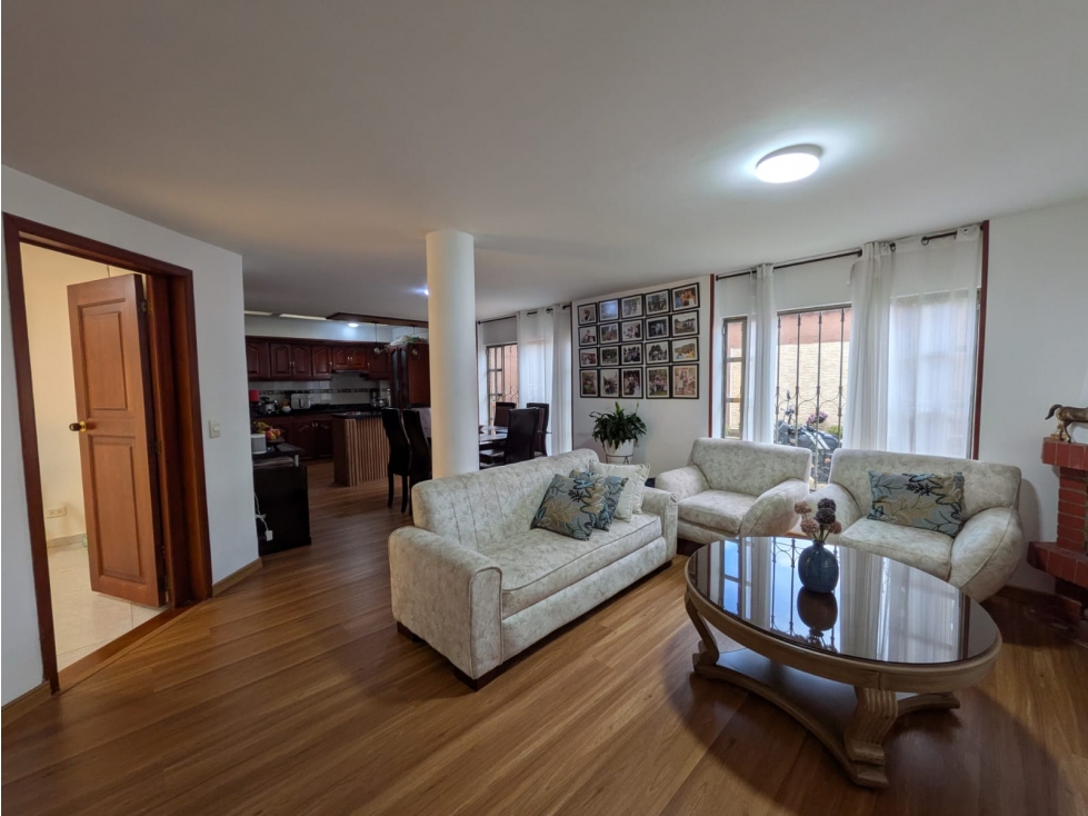 VENDO EXCELENTE CASA ESQUINERA EN CHIA - LA BALSA