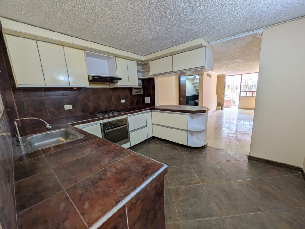VENDO EXCELENTE CASA EN CHIA BARRIO IBARO I