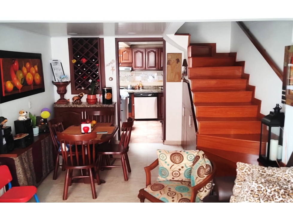 SE VENDE CASA EN SUBA COMPARTIR