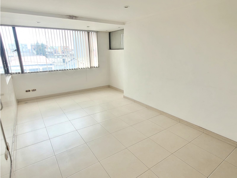 ARRIENDO OFICINA EN GALERIAS ADM Y SERVICIO DE AGUA INCLUIDO — foto 5