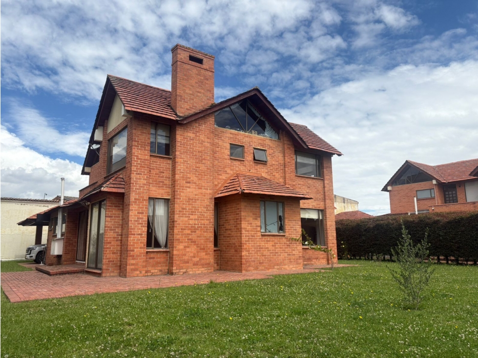 VENTA AMPLIA CASA EN CONJUNTO CAJICA