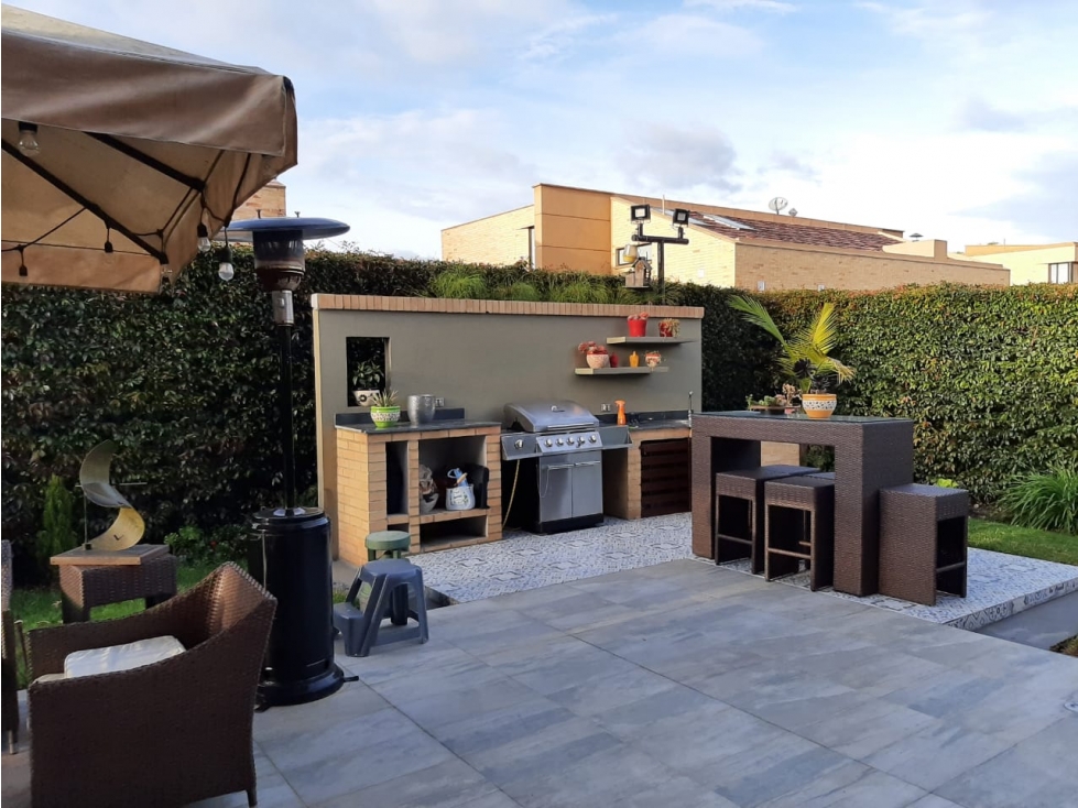 VENTA ESPECTACULAR CASA EN CAJICA