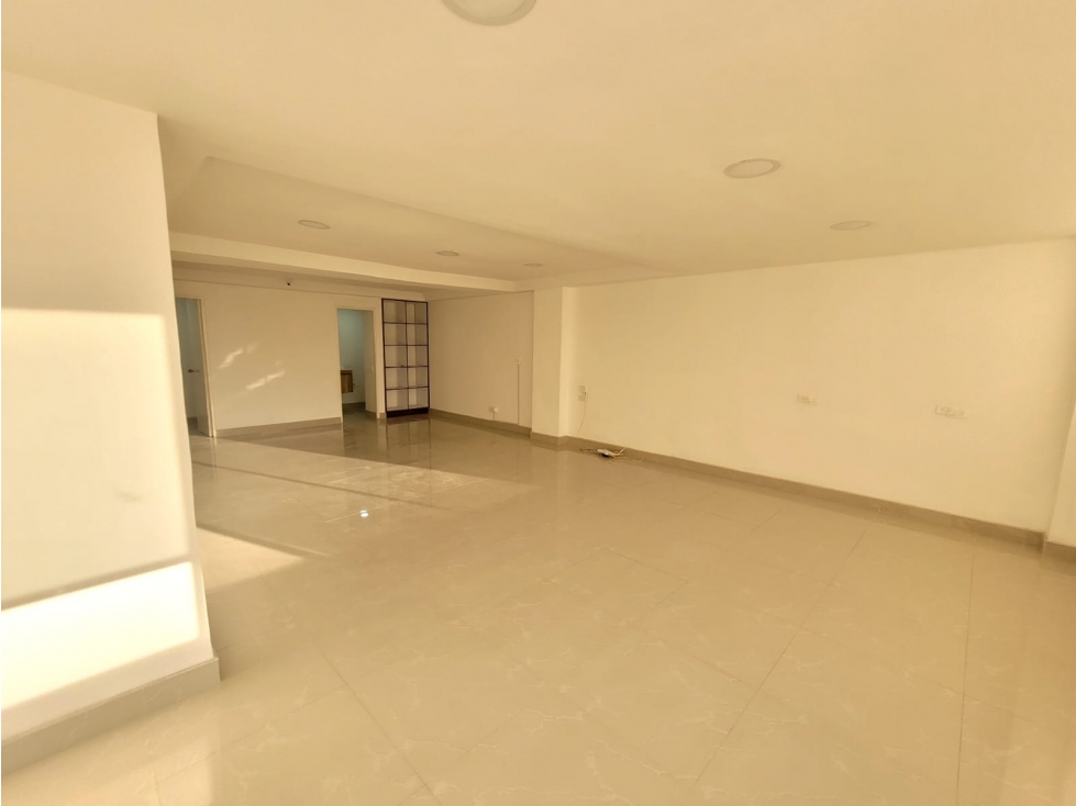 ARRIENDO OFICINA EN SANTA BARBARA FRENTE A UNICENTRO — foto 5