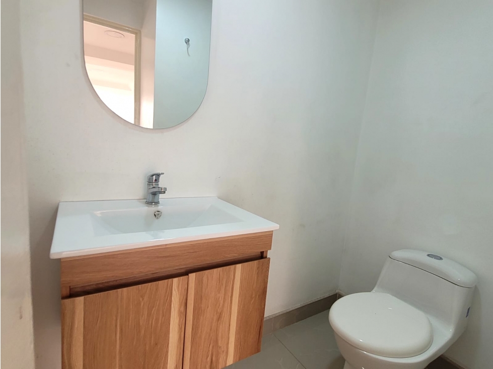 ARRIENDO OFICINA EN SANTA BARBARA FRENTE A UNICENTRO — foto 3