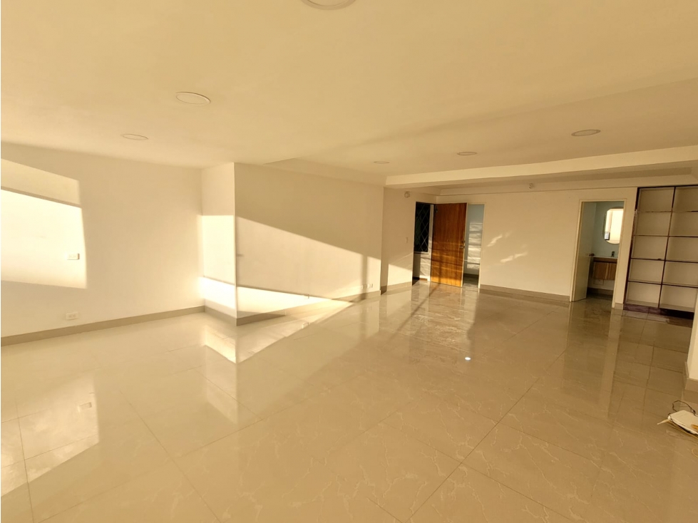 ARRIENDO OFICINA EN SANTA BARBARA FRENTE A UNICENTRO — foto 4