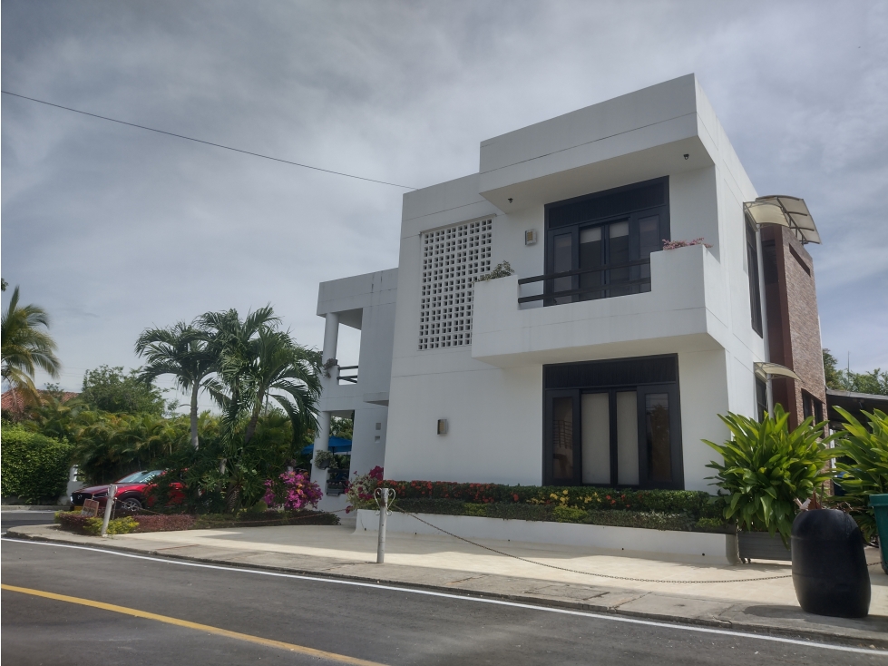 VENDO HERMOSA CASA EN GIRARDOT CONDOMINIO EL PEÑON — foto 2