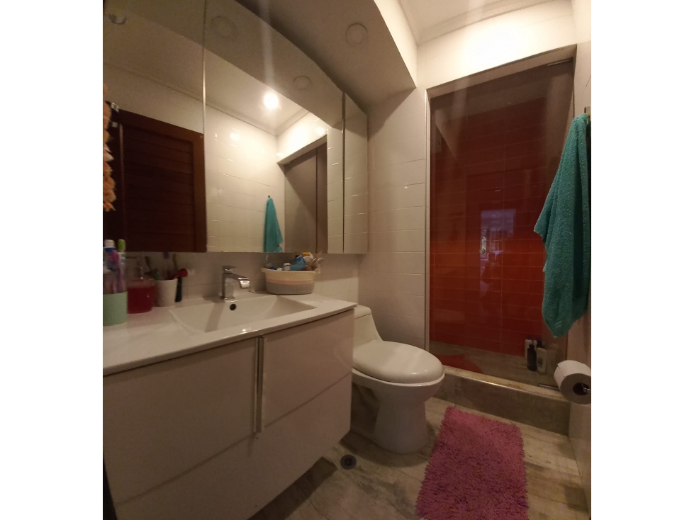 LINDARAJA HERMOSO APARTAMENTO REMODELADO HERMOSA VISTA — foto 4