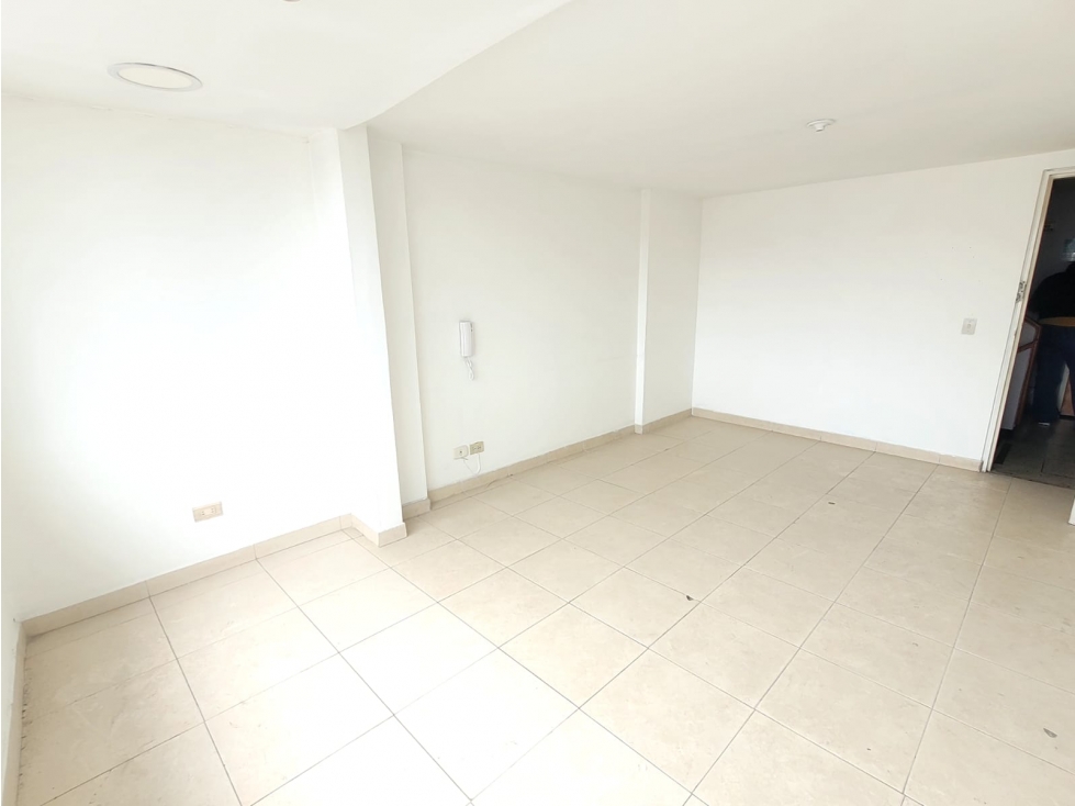 ARRIENDO OFICINA EN GALERIAS ADM Y SERVICIO DE AGUA INCLUIDO — foto 2