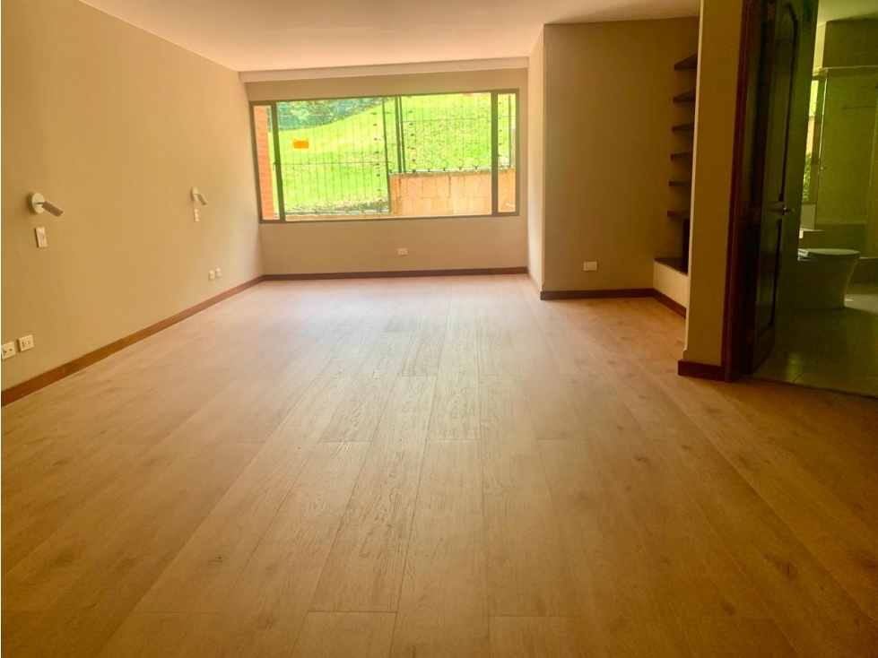 VENDO EXCELENTE APTO EN SANTA BÁRBARA ORIENTAL USAQUEN BOGOTA — foto 4