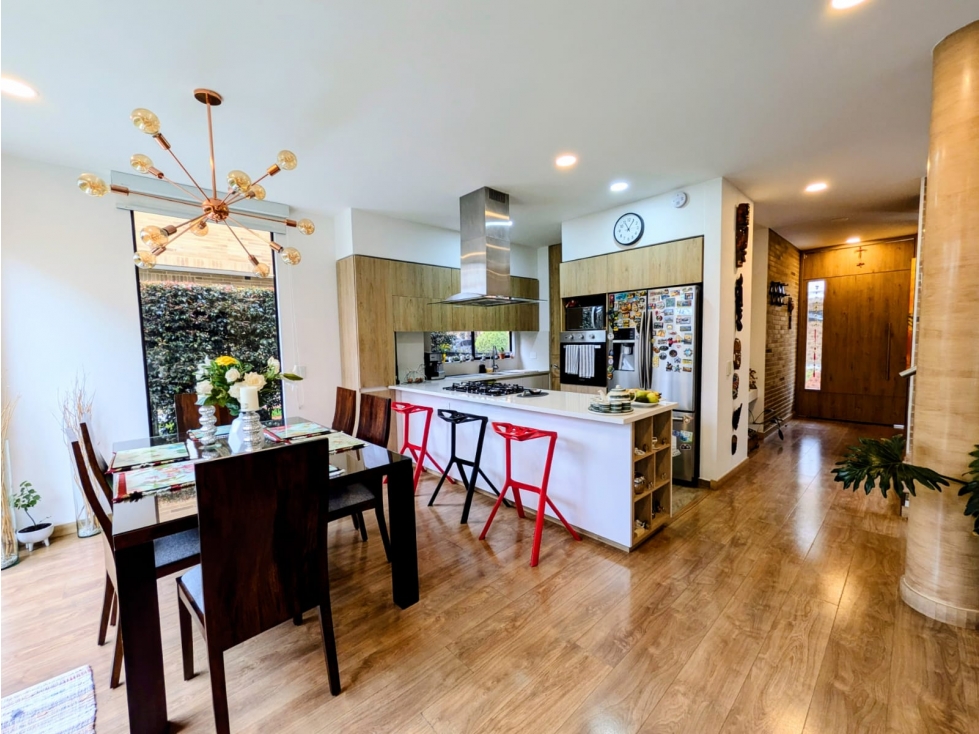EXCELENTE CASA EN CHIA VEREDA BOJACA CON JARDIN — foto 2