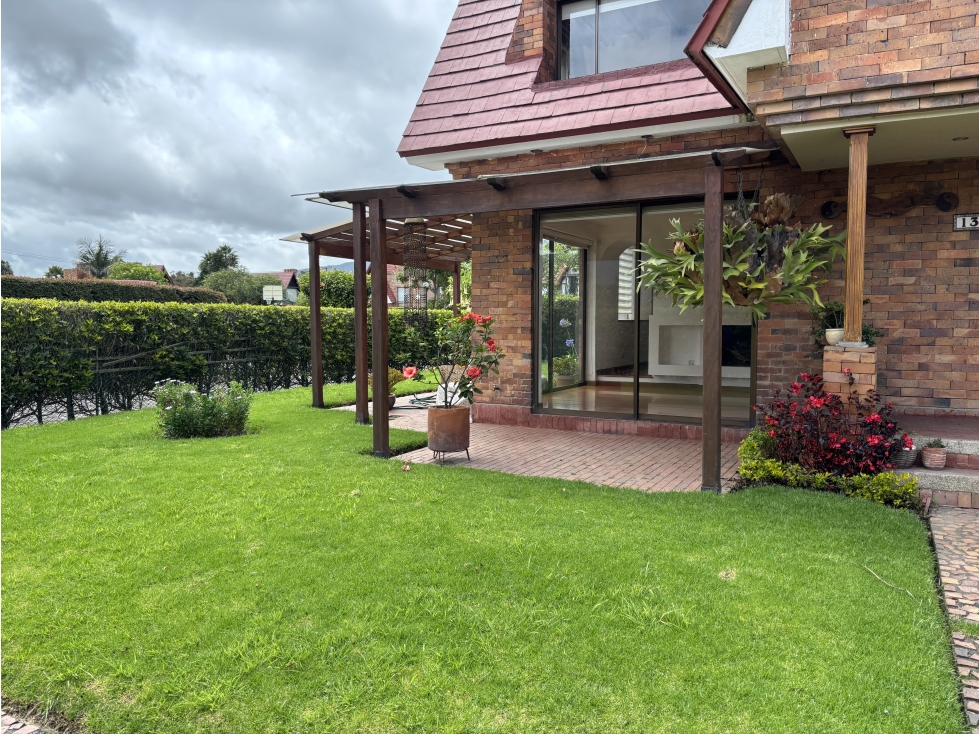 VENDO CASA EN LOTE INDEPENDIENTE VIA GUAYMARAL! - 2
