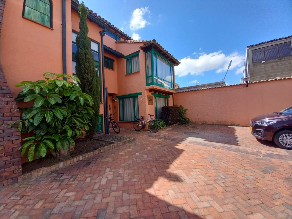 VENDO ARRIENDO EXCELENTE CASA CHIA CERCA AL COLISEO LA LUNA