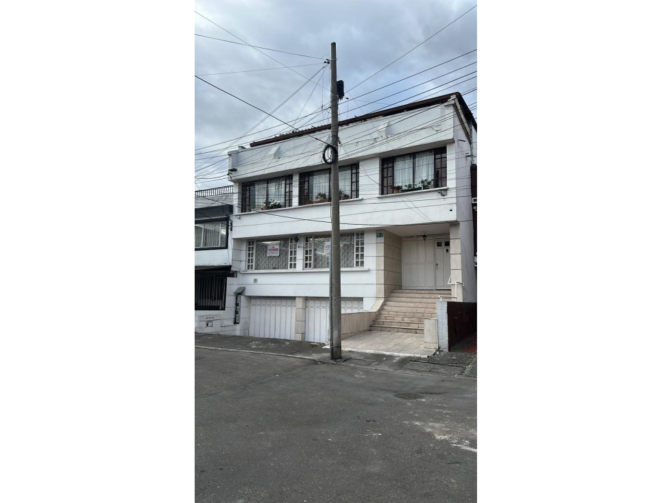 VENDO AMPLIO APARTAMENTO EN NORMANDIA BOGOTA