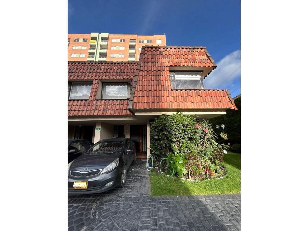 CASA CEDRITOS 190 MTS