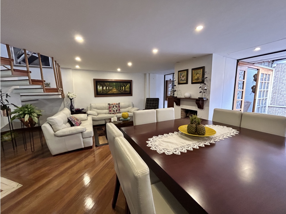 VENTA ACOGEDOR APARTAMENTO REMODELADO EN SANTA ANA OCCIDENTAL
