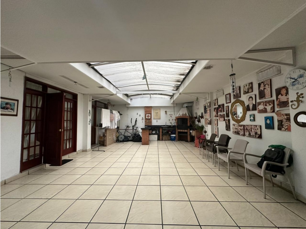 VENDO AMPLIO APARTAMENTO EN NORMANDIA BOGOTA — foto 3