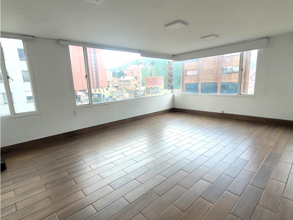 ARRIENDO OFICINA EN CHAPINERO — foto 5
